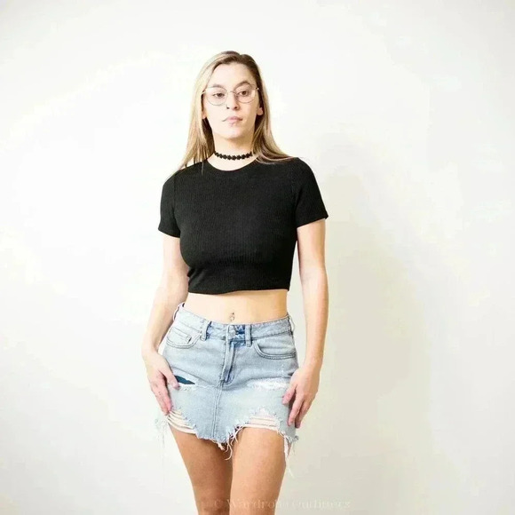 PacSun Distressed Raw Hem Denim A-Line Mini Skirt - Picture 3 of 10